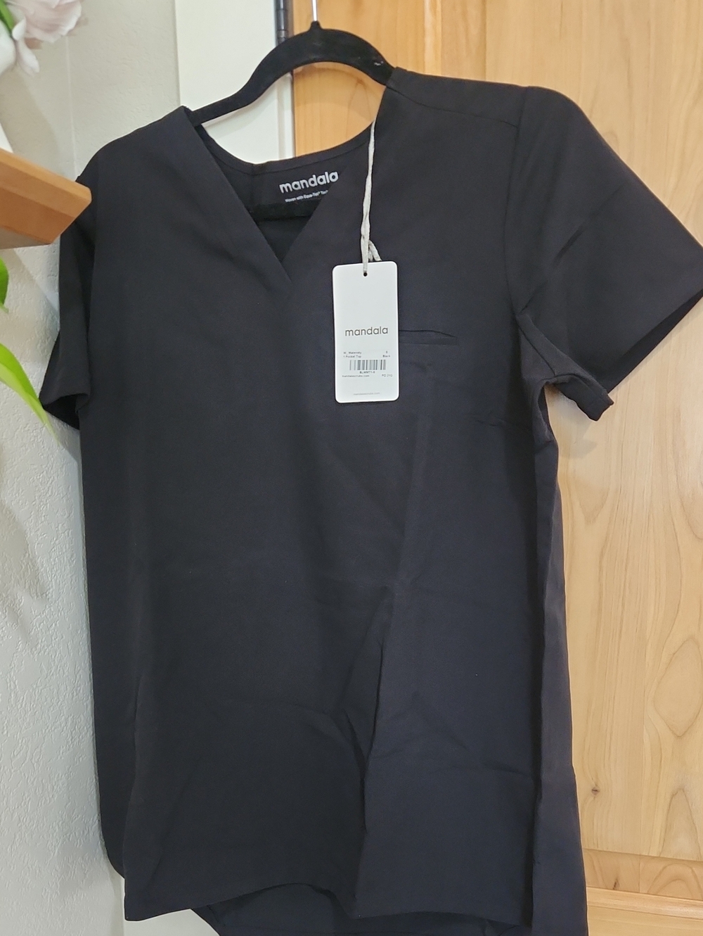Mandala Womens Black V-Neck Scrubs